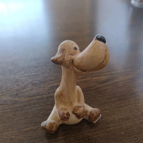 Ceramic dog figure like new, height 9 cm