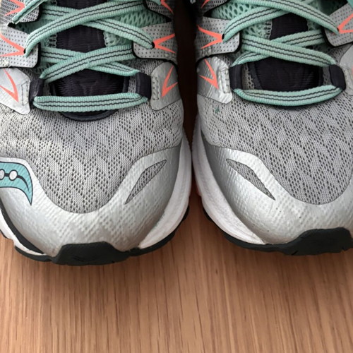 Saucony Zealot ISO 2 athletic shoes like new, size 39, multicolor