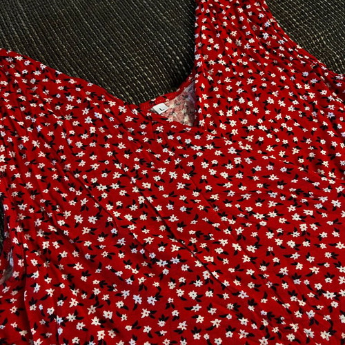 Red floral dress with small flowers size L like new