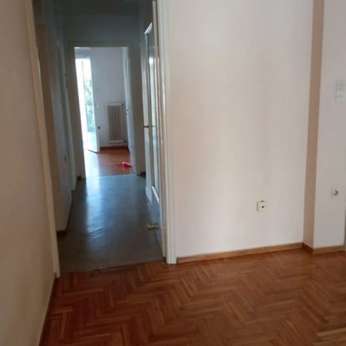 Διαμέρισμα 90 τ.μ. 3ου ορόφου Κυψέλη Αθήνα με 2 υπνοδωμάτια και μπαλκόνι