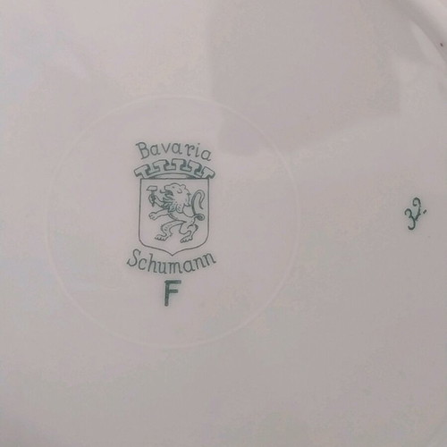 Schumann Bavaria 1945 dinner plate set, 12 pieces with gold trim