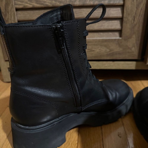 Camper leather ankle boots with zipper, like new, size 40, black