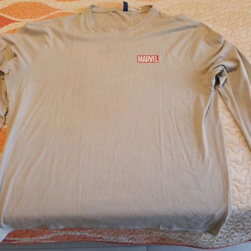 Venom Marvel long-sleeve shirt XL like new, beige with prints