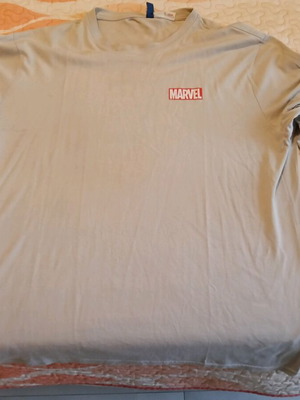 Venom Marvel long-sleeve shirt XL like new, beige with prints