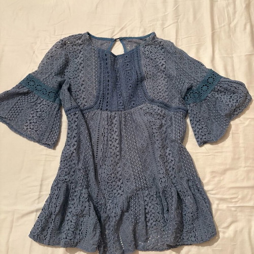 Women's perforated blouse with ruffles and lace details, used, blue, size M