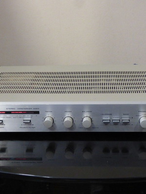 Ενισχυτής Visonik 4003 μεταχειρισμένος με vintage χαρακτήρα και καθαρό ήχο