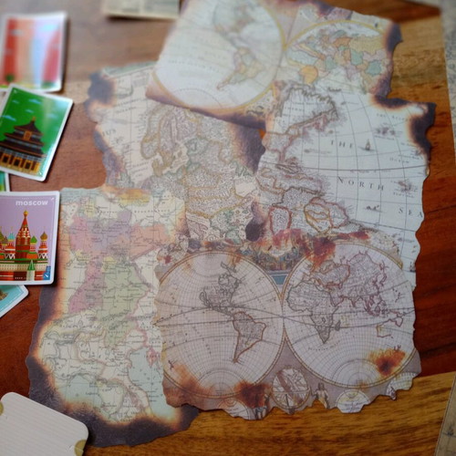 Travel-themed decoration items like new
