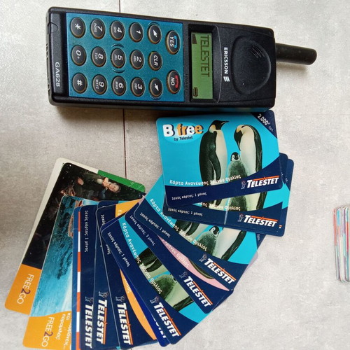 Ericsson GA 628 mobile phone used, vintage collectible with charger and cards