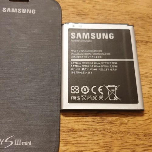 Samsung Galaxy SIII Mini used, classic old gray phone
