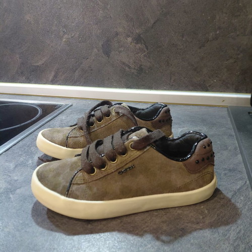 Geox Respira Kilwi kids sneakers size 29 like new, suede
