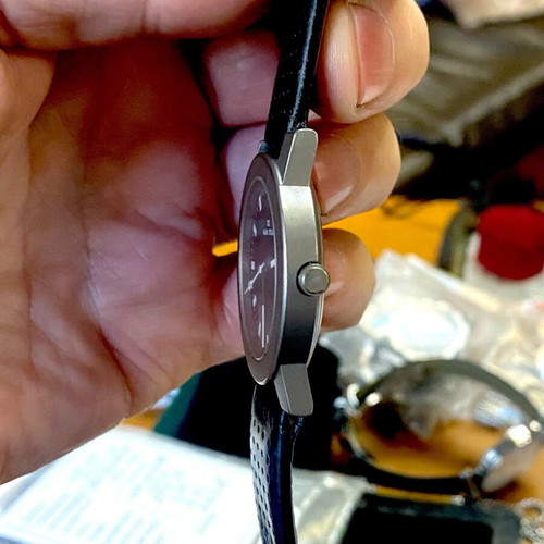 Titanium watch like new, black, 38mm with battery