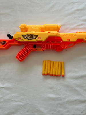 Nerf Alpha Strike Wolf LR‑1 used single-shot blaster