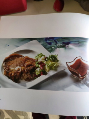 Cookbook in excellent condition