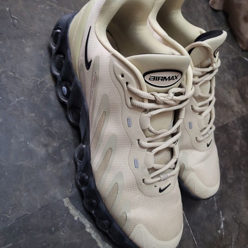 Nike Air Max Dn sneakers used, size 42, beige and black