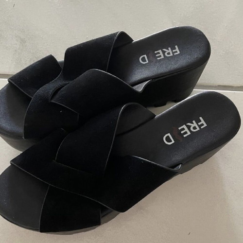 Fred slippers like new, size 39