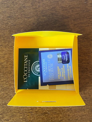 Φάκελος L Occitane με τρία προϊόντα καινούργιο