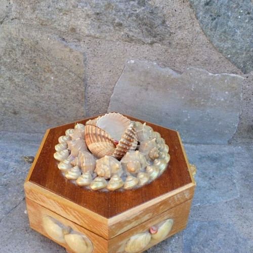 Jewelry box used from the 70s, wooden with mirror and velvet