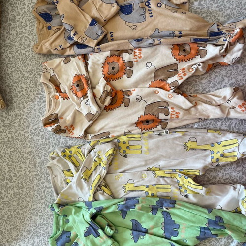 Set of 4 baby boy bodysuits up to 3M like new