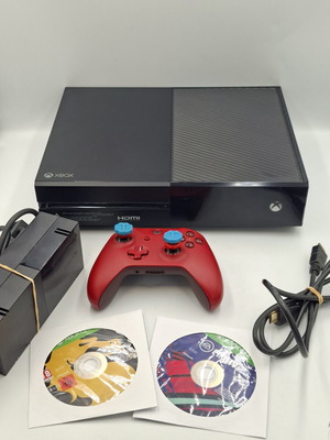 Xbox One Original 500GB bundle with 1 controller and 2 games