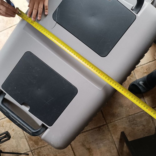 Bergamo dog transport crate like new, approved for airplane travel