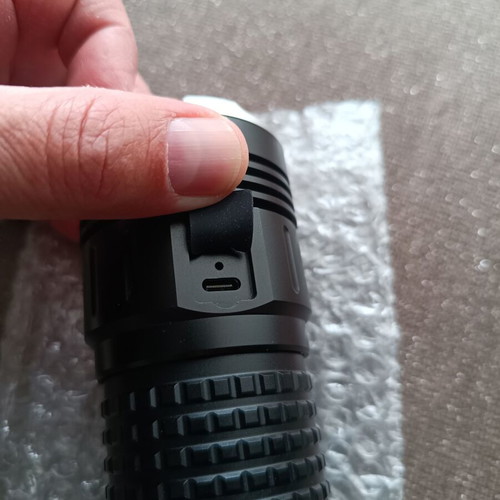 Flashlight 18xCREE XM-T6 LED with LCD screen and 4 batteries, new