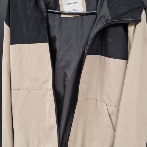 Jack & Jones fall jacket with hood like new, size S