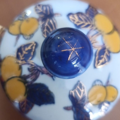 Porcelain Macao vintage covered jar with fruit decoration