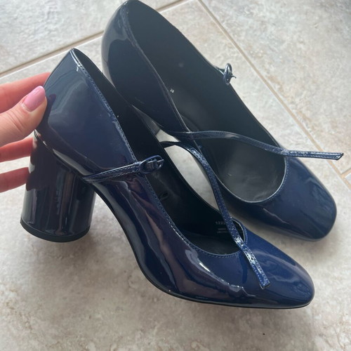 Zara Mary Jane dark blue patent leather heels like new, size 38