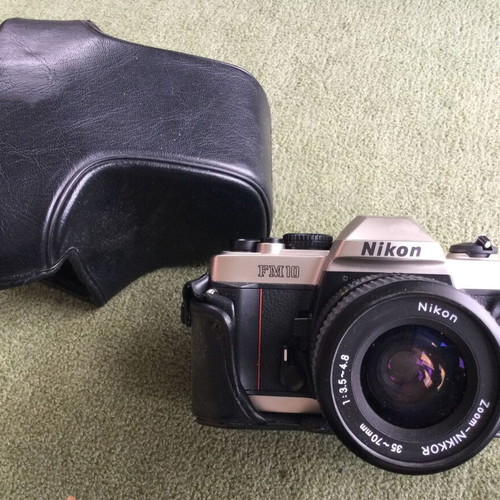 Nikon FM10 analog photography complete set and accessories new