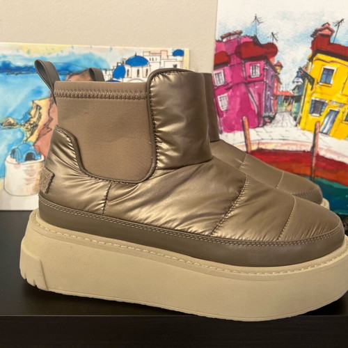 Colors of California boots new, waterproof with fur lining, size 37