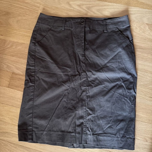 United Colors of Benetton pencil skirt like new, size S, greenish shade