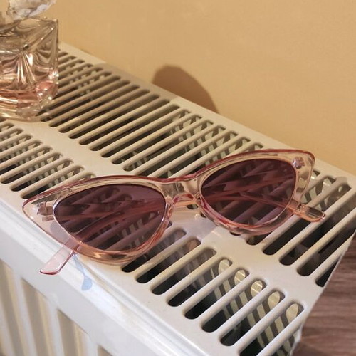 Pink sunglasses like new