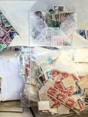 Large collection of 3000-4000 old stamps from around the world