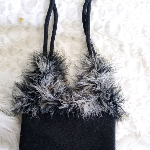 Shoulder bag new felt with grey faux fur detail
