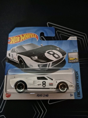 Hot Wheels Ford GT 40 like new from personal collection