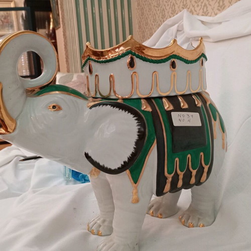 Vintage Mito di Tridello Elephant Italian Porcelain like new with removable crown