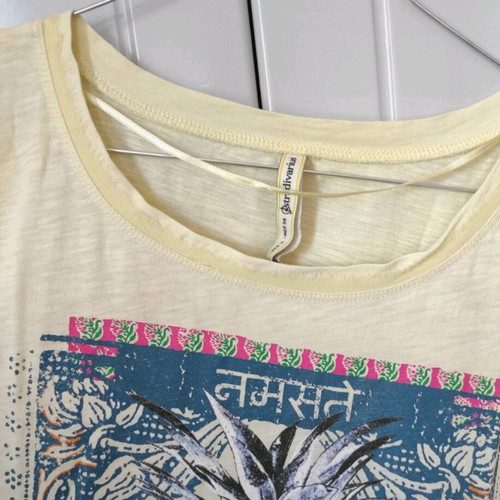 Stradivarius T-shirt like new, colorful yellow, size L