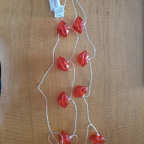 Lip-shaped string lights like new, set of 10 pieces