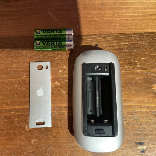 Apple Mouse A1296 used with rechargeable Varta batteries