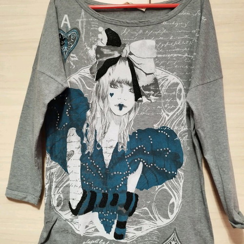 BSB cotton blouse like new, grey with girl design and rhinestones