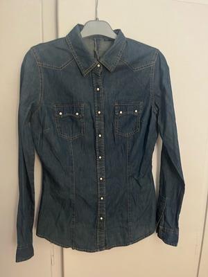 Jennyfer denim shirt size Small like new