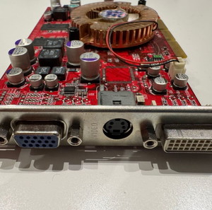 Κάρτα γραφικών NVIDIA FX5700-TD128