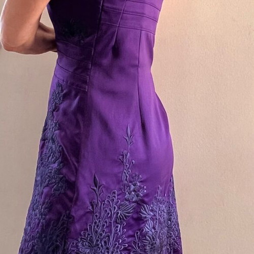 Karen Millen dress like new with exquisite brocade design, purple