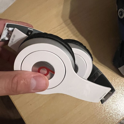 Beats by Dr Dre Solo headphones used, one ear not working, wired