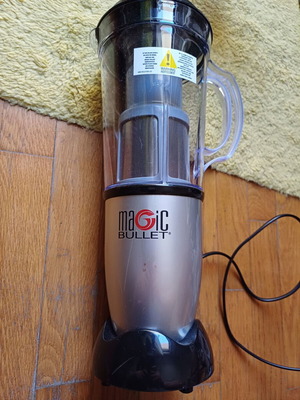 Magic Bullet MB1001B blender used 200W with extra accessories