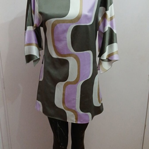 Women's long blouse used, white and purple with pattern