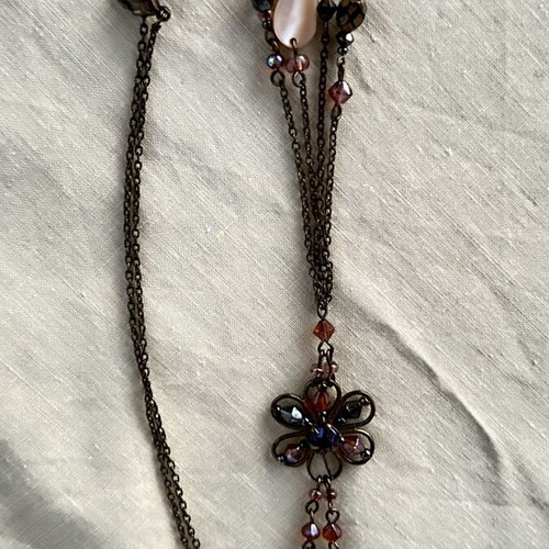 Vintage women's pendant in excellent condition