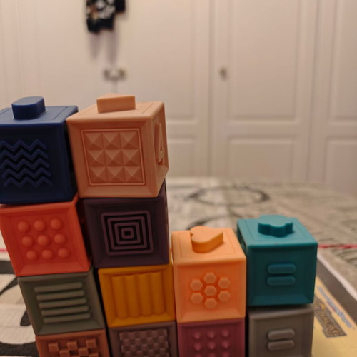 Baby To Love Educational 3D Cubes like new