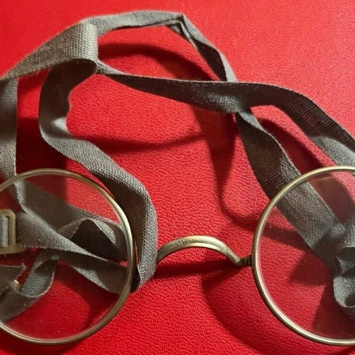 Pince-Nez Glasses like new with case