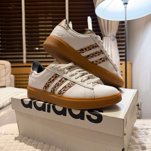 Adidas Grand Court 2.0 sneakers like new, size 39